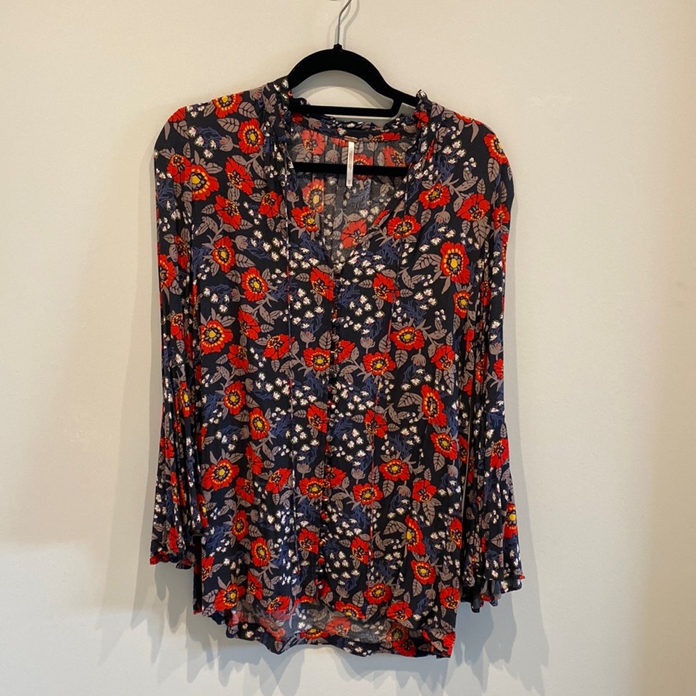 free people navy and red floral long sleeve tunic with flare sleeves
